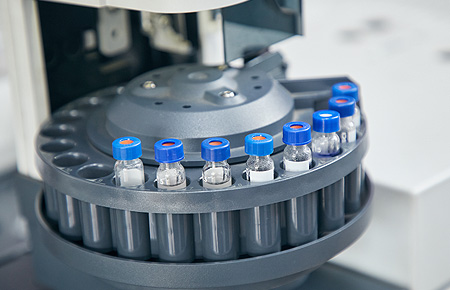 以技術服務為先導的營銷模式，充分發揮公司核心技術優勢，持續為客戶提供最優產品和服務。