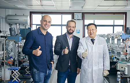 打造貼近客戶一線的敏捷前端組織，實現客戶需求24小時快速響應。