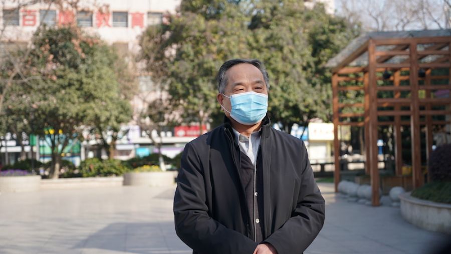 1611917921638601Vs6p.jpg 蕭山區(qū)慈善總會會長汪柏遂發(fā)表致辭.JPG